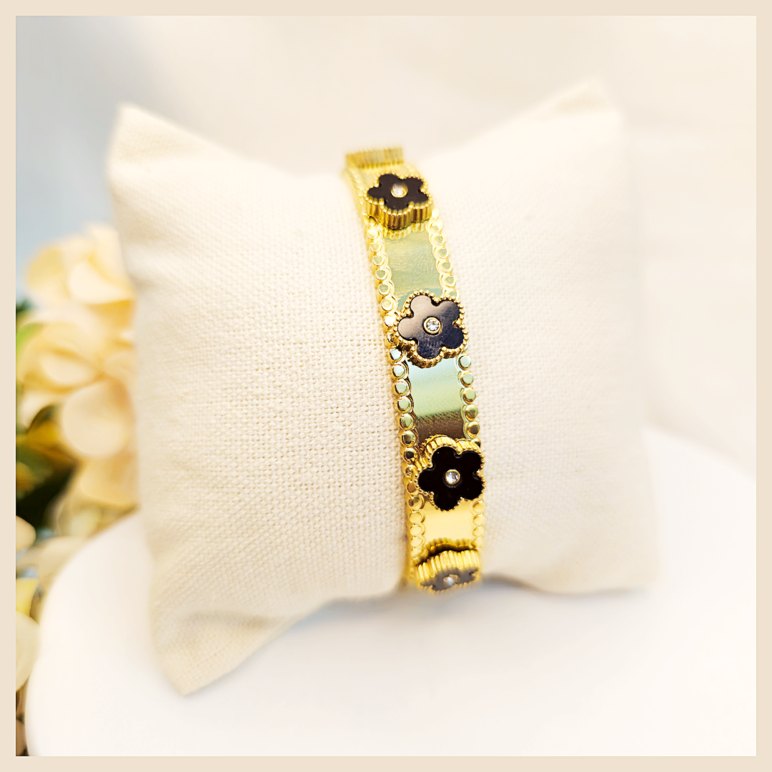 Dree 5 Clover Zircon Bangle