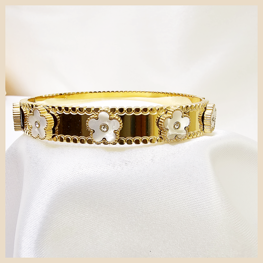 Dree 5 Clover Zircon Bangle