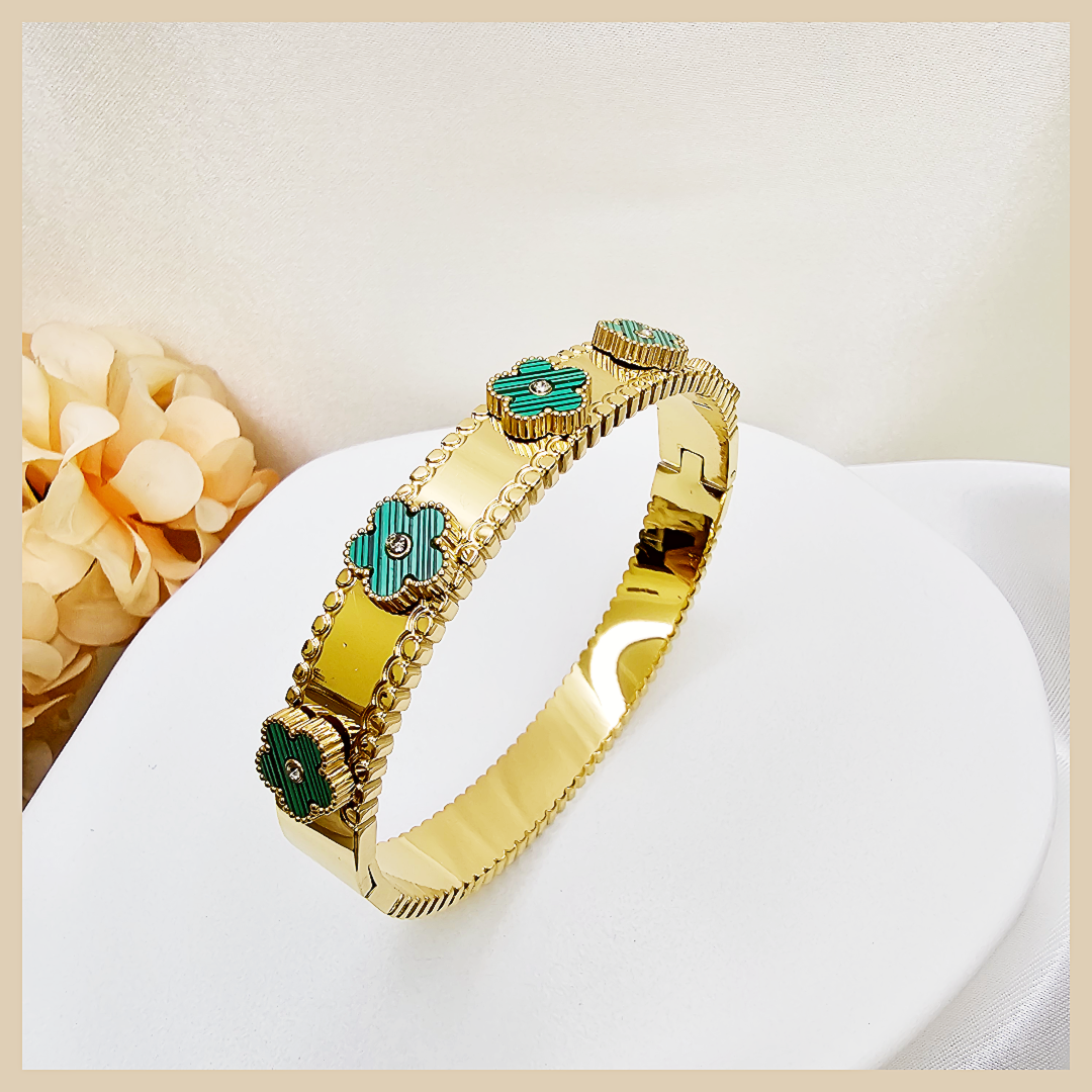 Dree 5 Clover Zircon Bangle