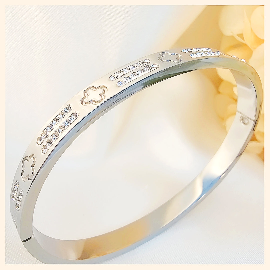 Kari Embossed Clover Bangles