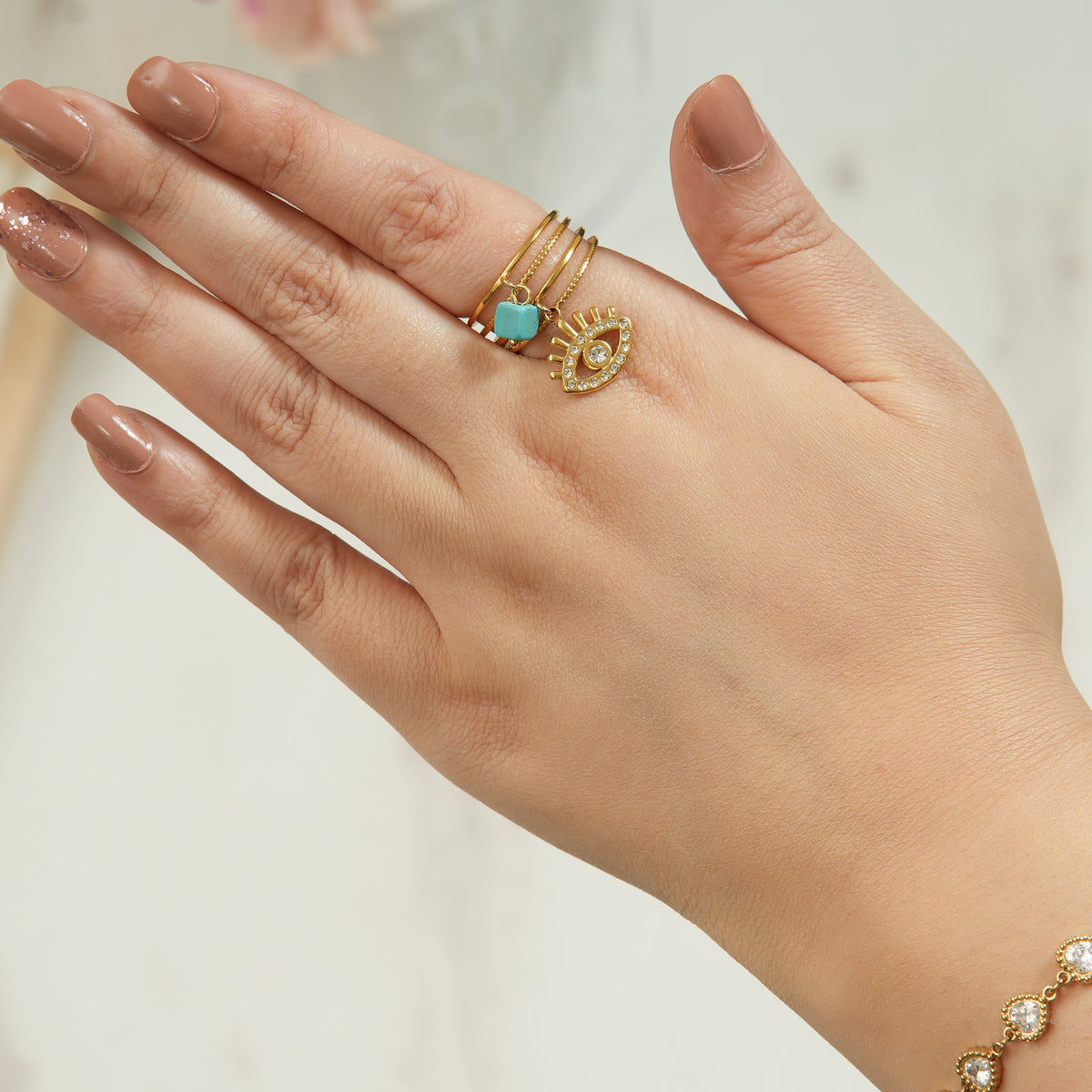 Lida Feroza Eye Ring