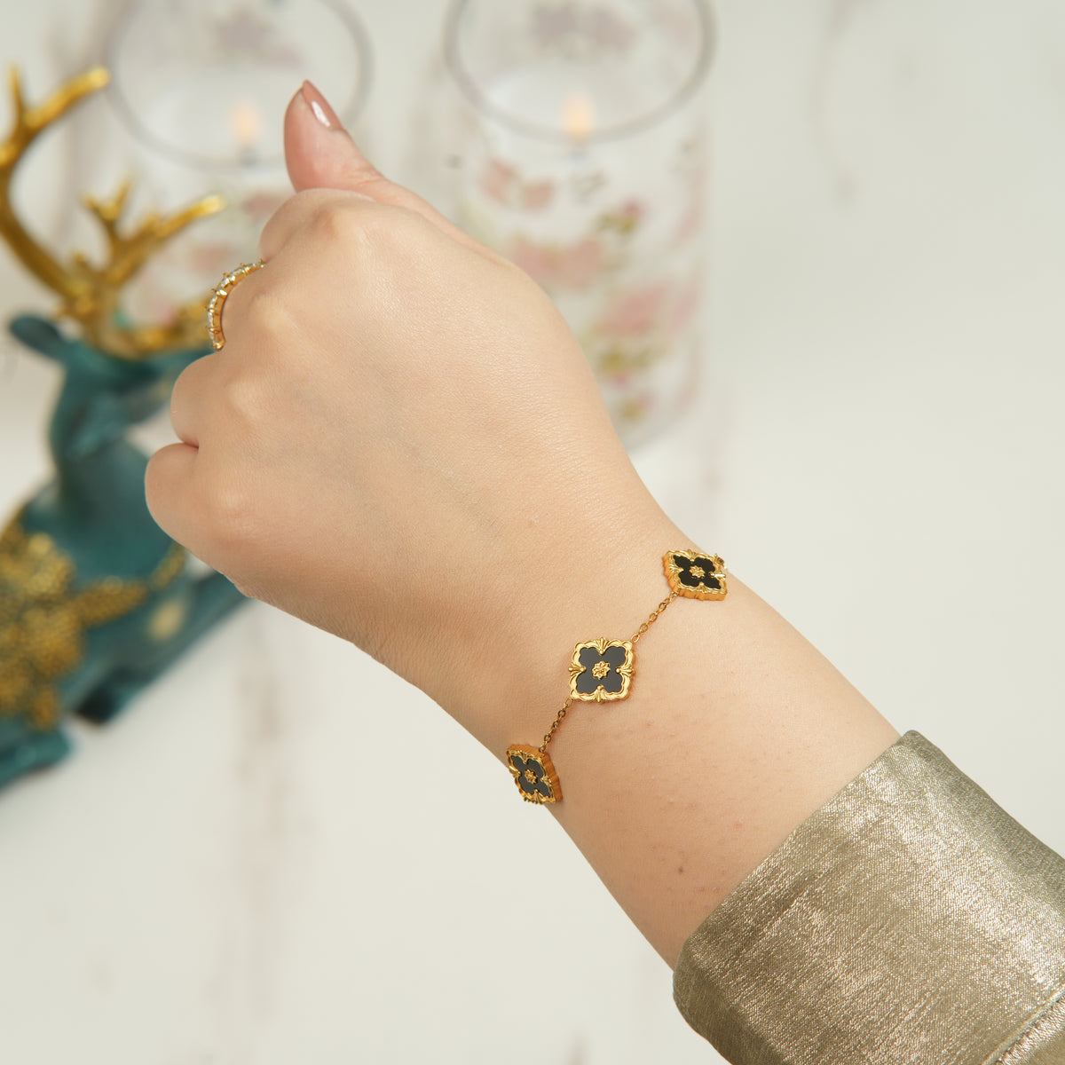 Lusi Black Clover Bracelet