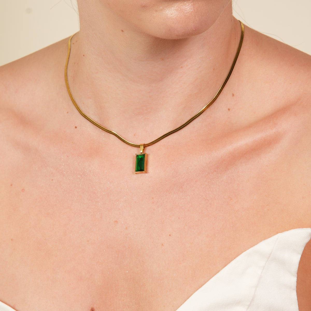 Amor Rectangular Green Necklace