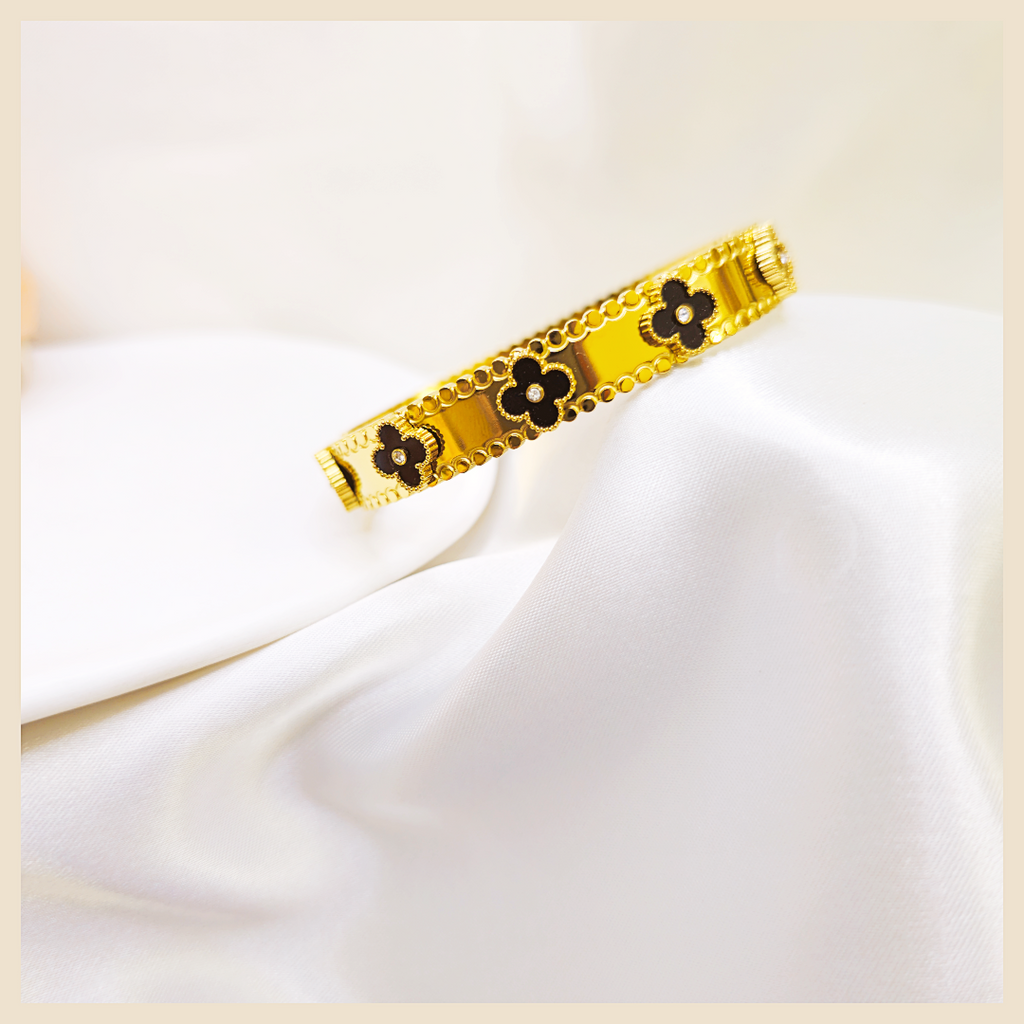 Dina 4 Clover Zircon Bangle