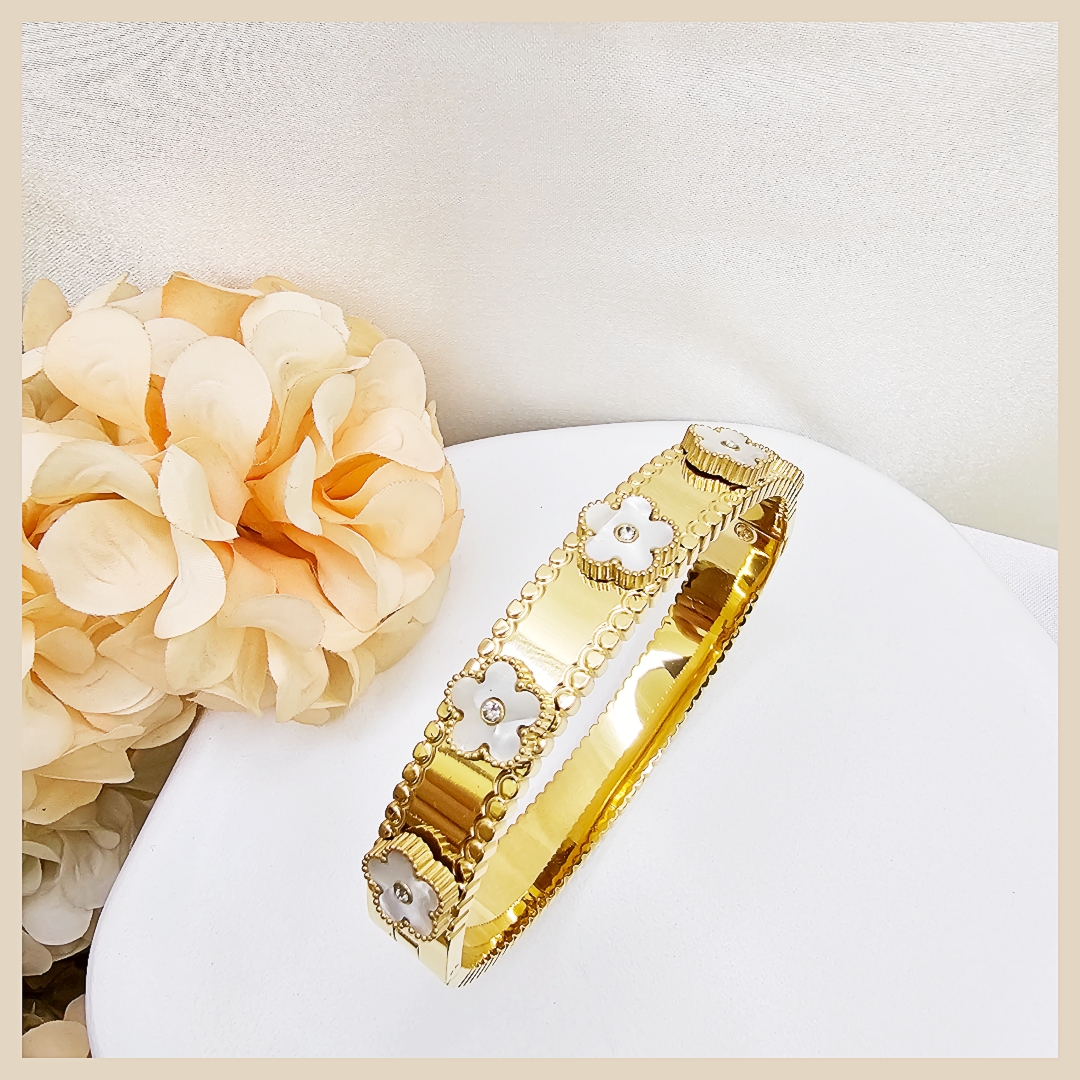 Dree 5 Clover Zircon Bangle