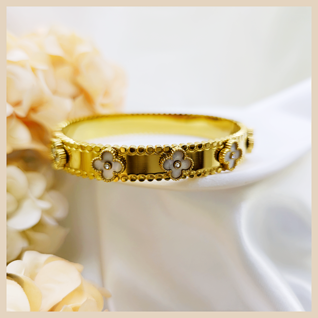 Dina 4 Clover Zircon Bangle