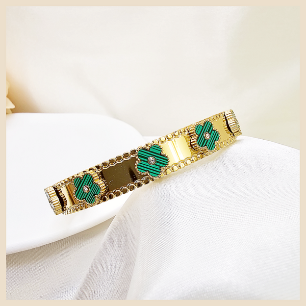 Dree 5 Clover Zircon Bangle