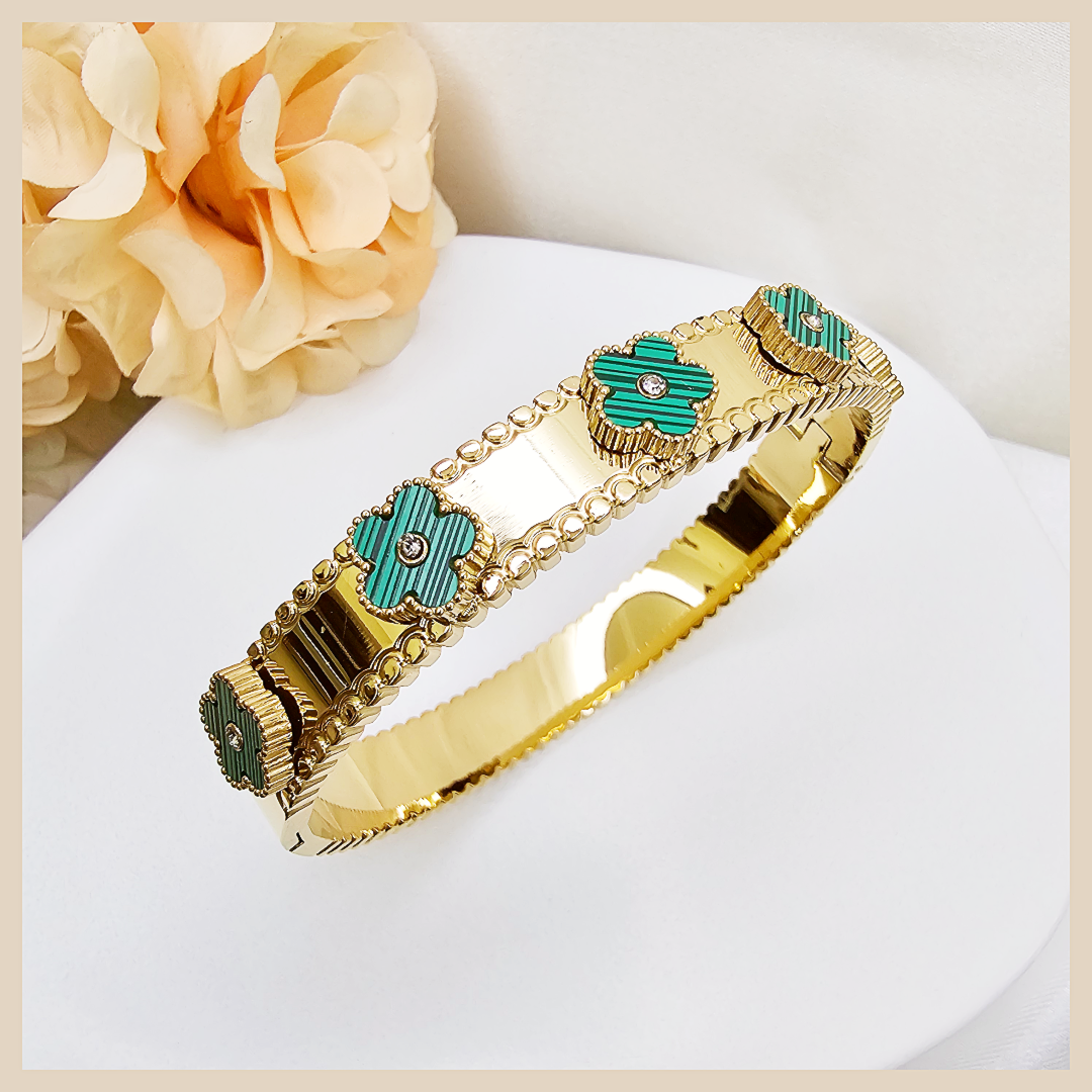 Dree 5 Clover Zircon Bangle