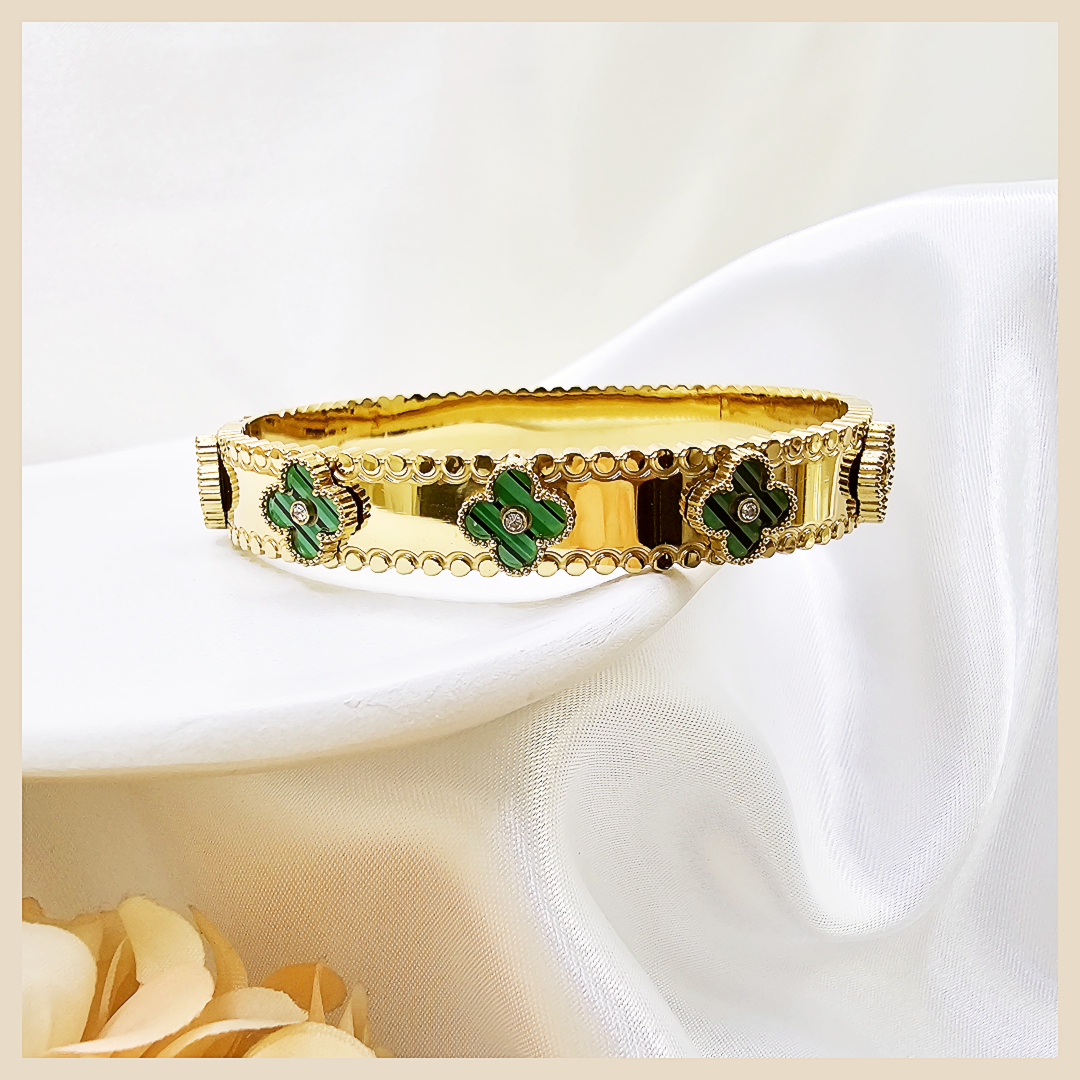 Dina 4 Clover Zircon Bangle