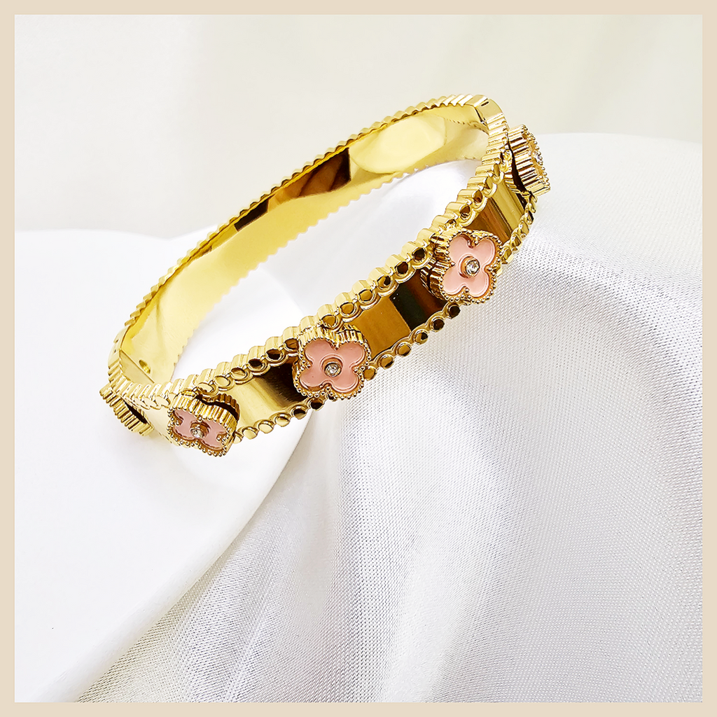 Dina 4 Clover Zircon Bangle