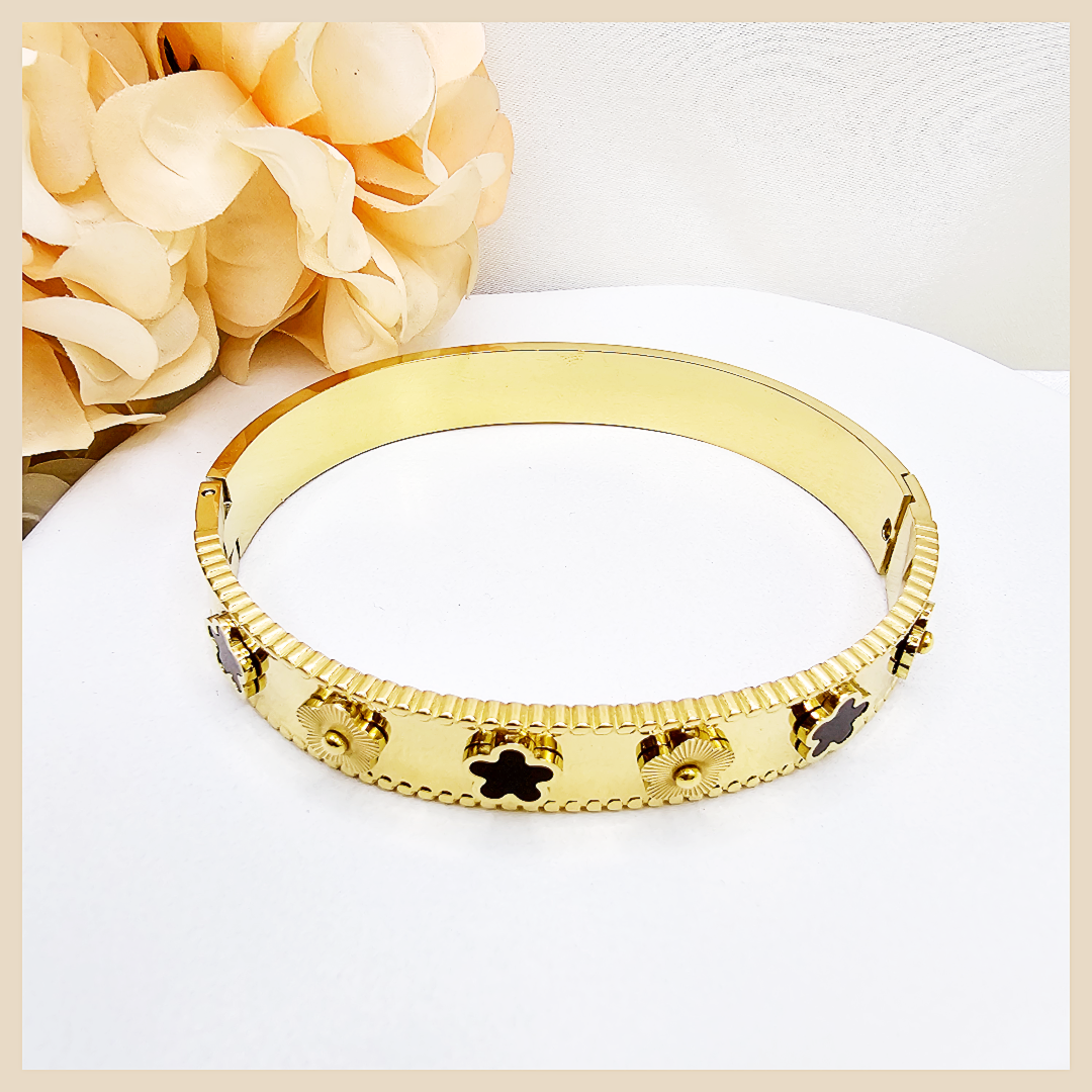 Deah Clover Star Bangle-Best 18k Gold Plated Rhinestone Bangle Set for Women UAE