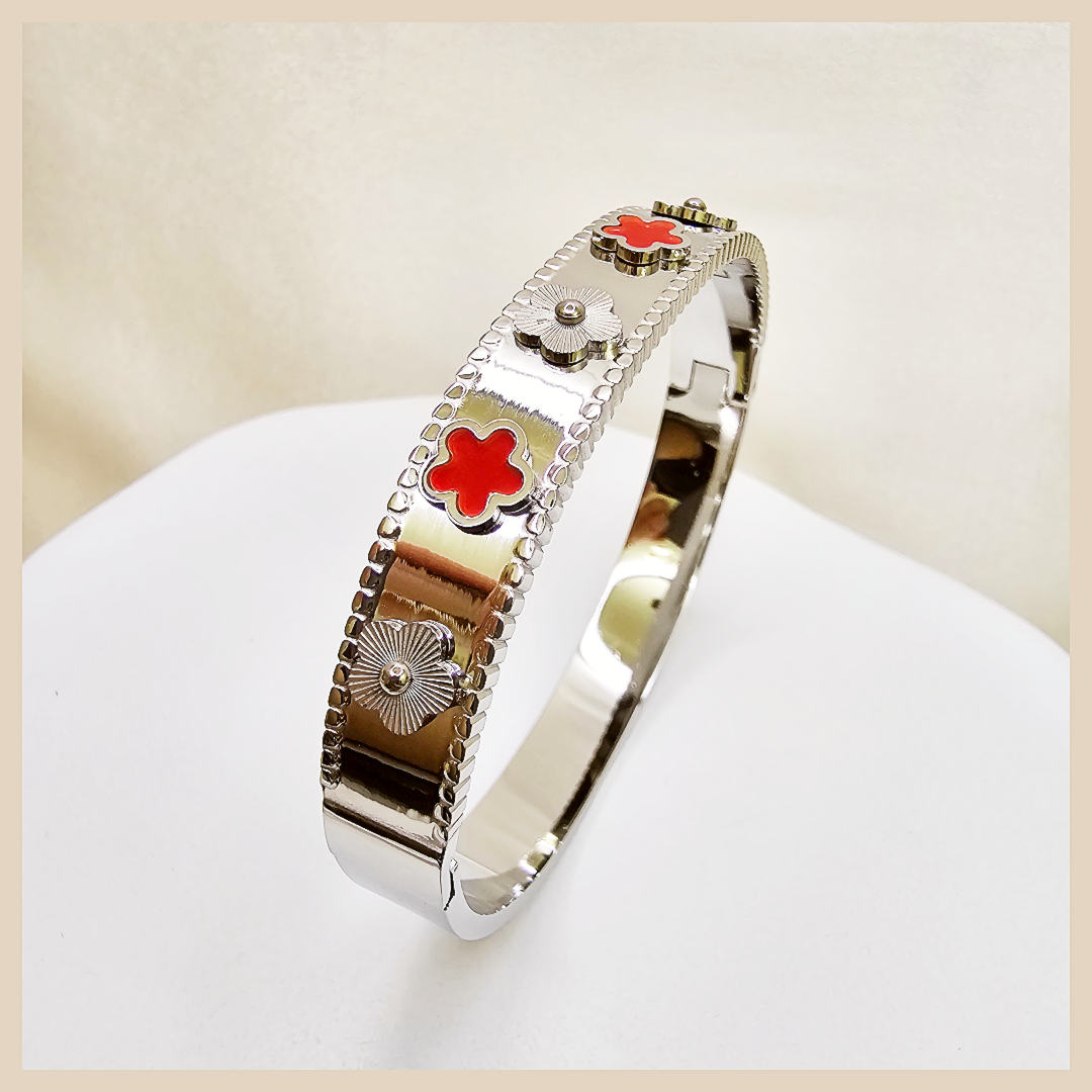 Deah Clover Star Bangle-Best 18k Gold Plated Rhinestone Bangle Set for Women UAE