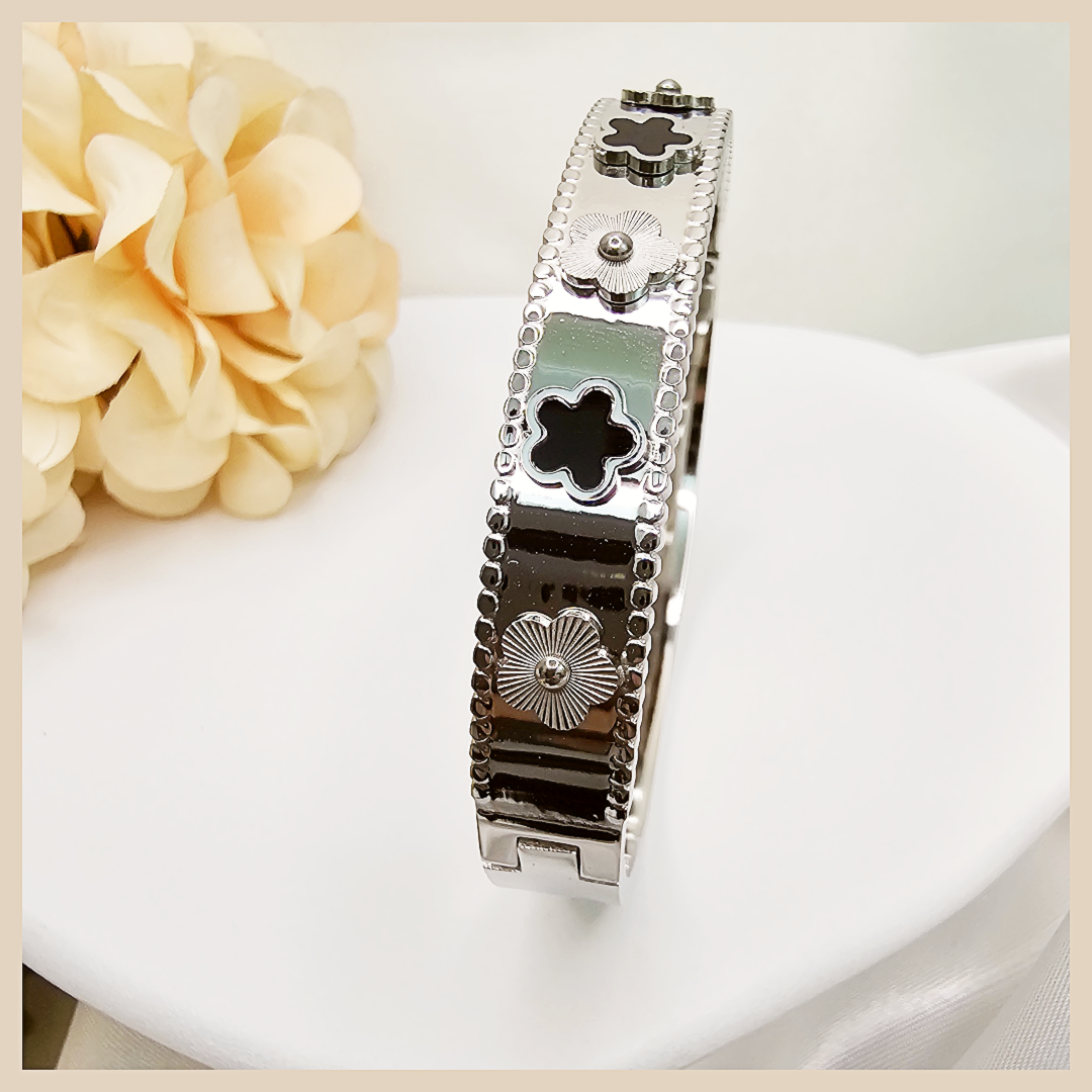 Deah Clover Star Bangle-Best 18k Gold Plated Rhinestone Bangle Set for Women UAE