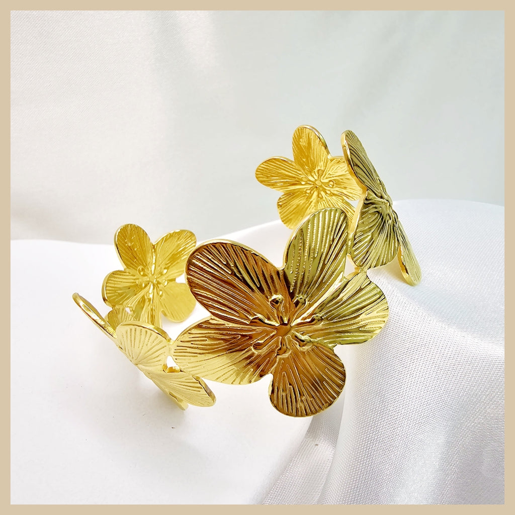Gesa Flowers Open Bangle