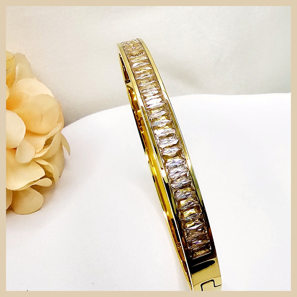 Gabi  Romance Bangle