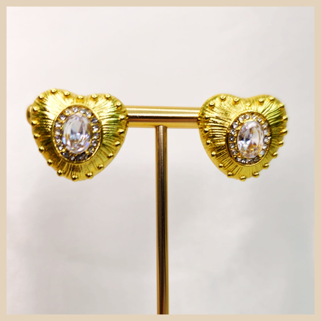 Faye Close Heart Earings