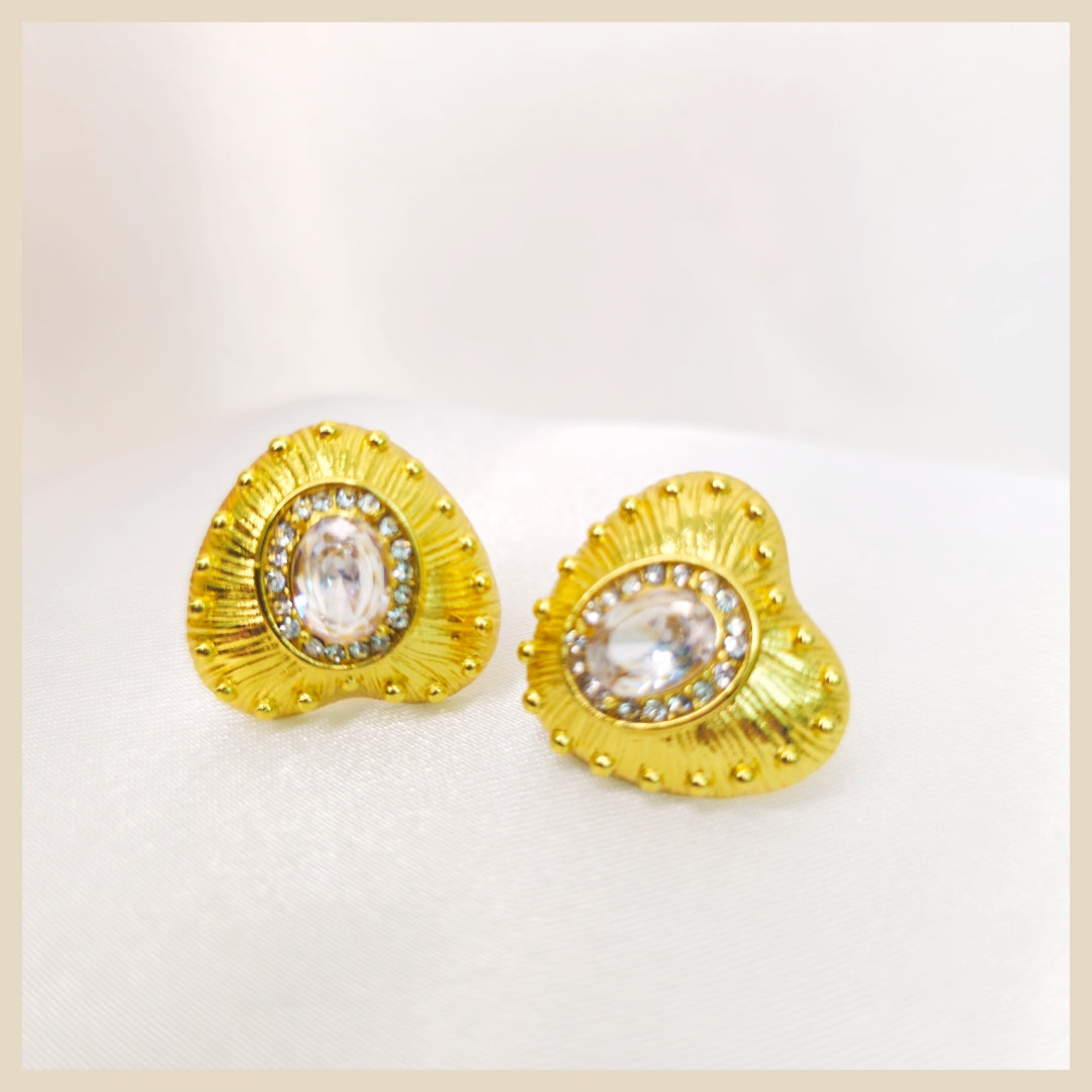 Faye Close Heart Earings