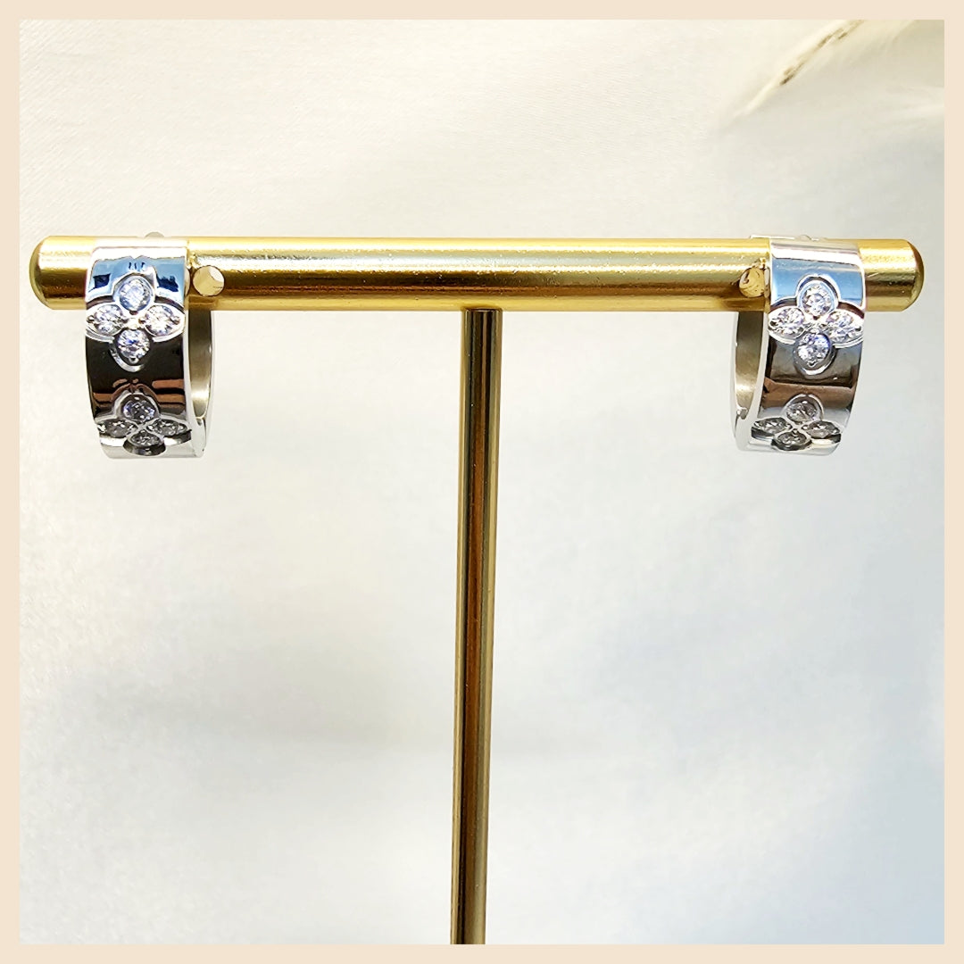 Elvy Clover Hoop Earings