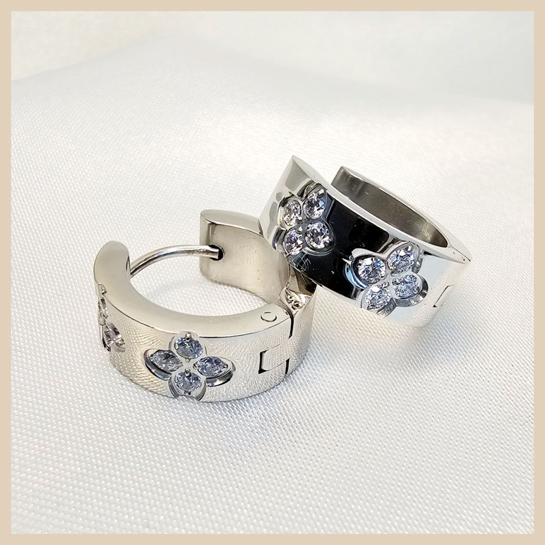 Elvy Clover Hoop Earings