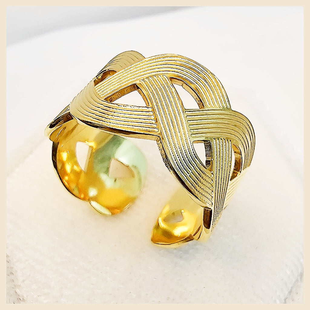 Zoni Woven Ring