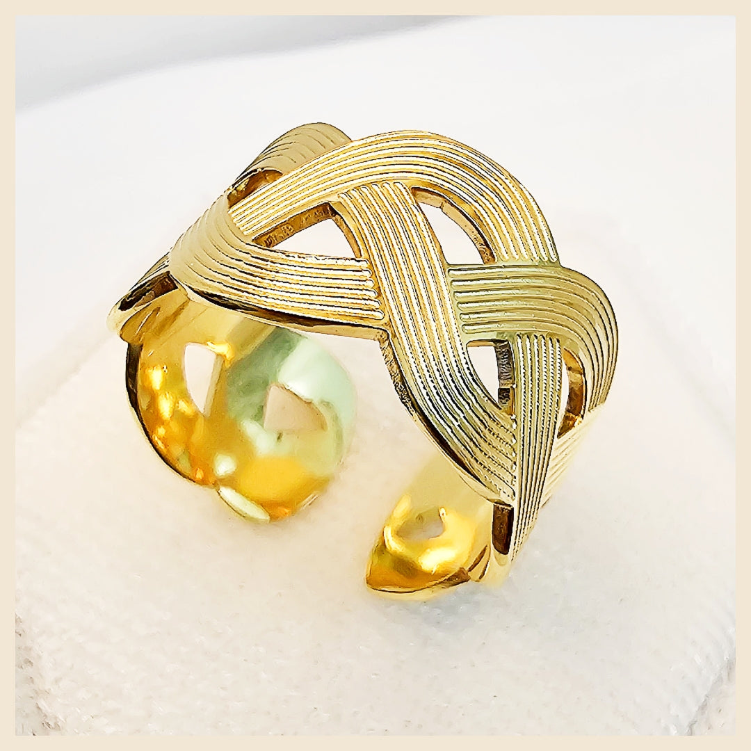 Zoni Woven Ring