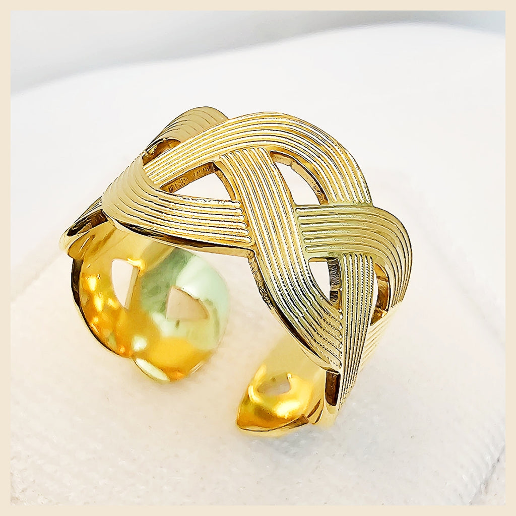 Zoni Woven Ring