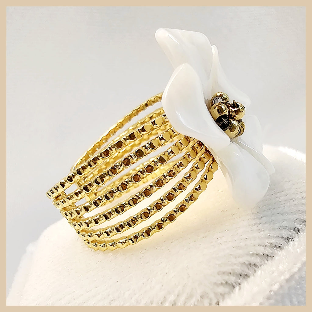 Ines White Petal Ring