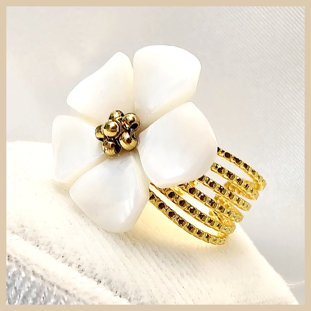 Ines White Petal Ring