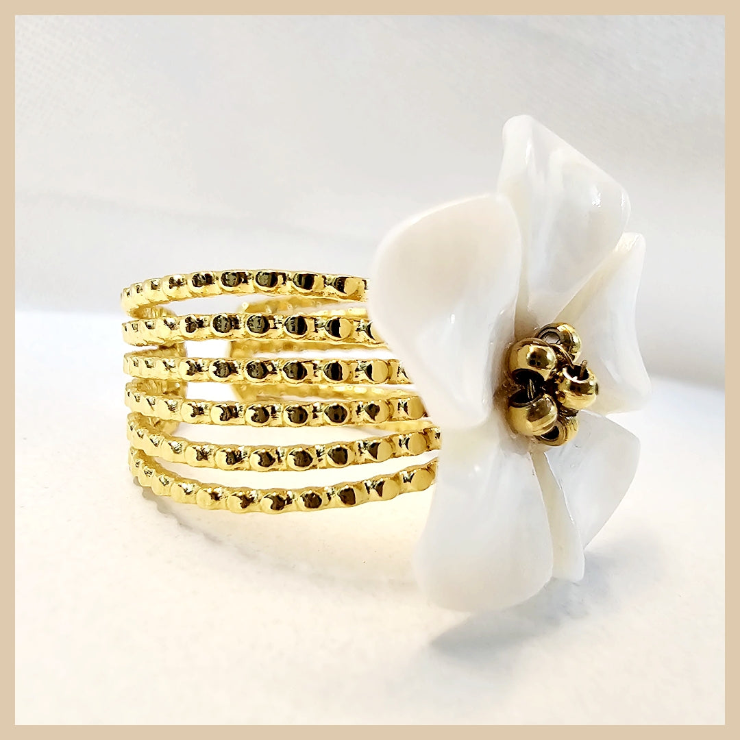 Ines White Petal Ring