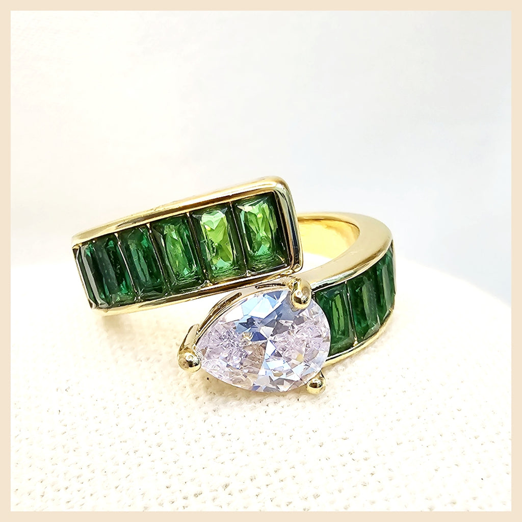 Edie Sleek Zircon Ring