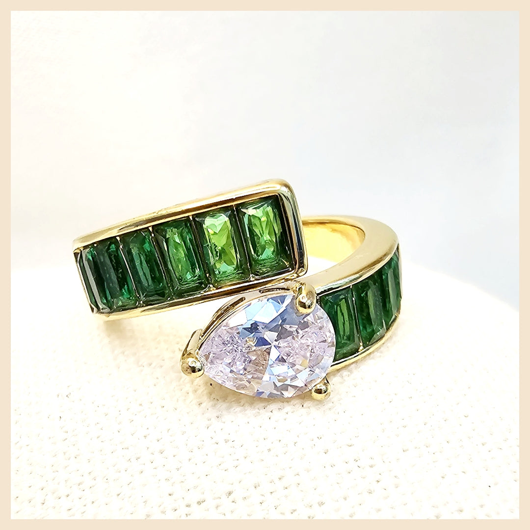 Edie Sleek Zircon Ring