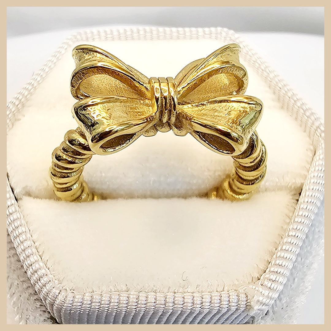 Ilma Shiny Bow Ring