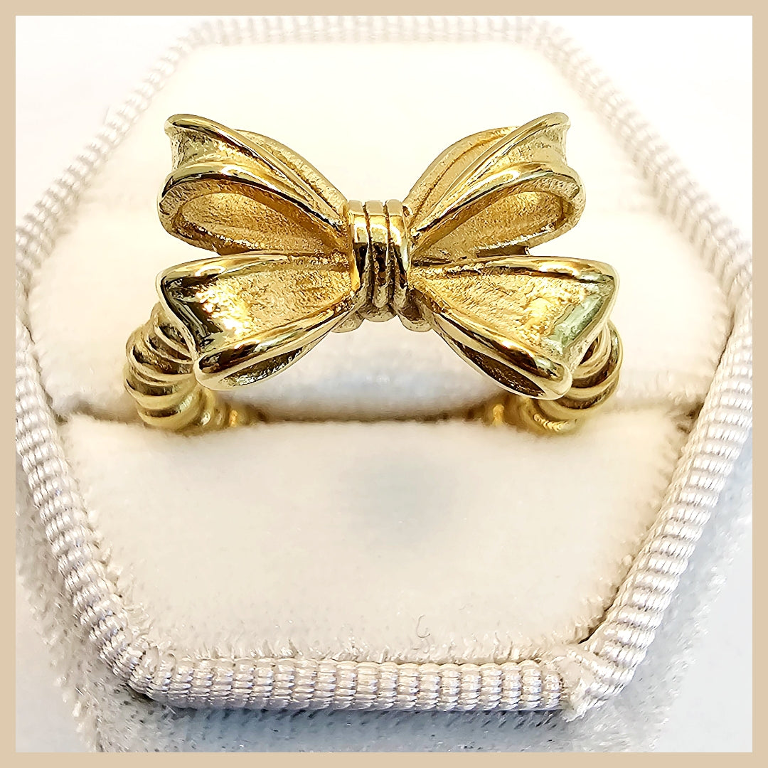 Ilma Shiny Bow Ring
