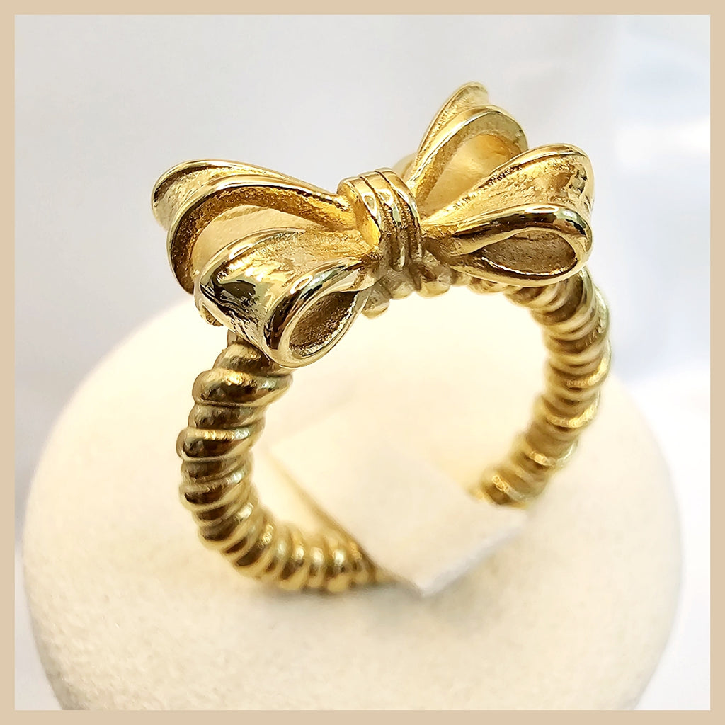 Ilma Shiny Bow Ring