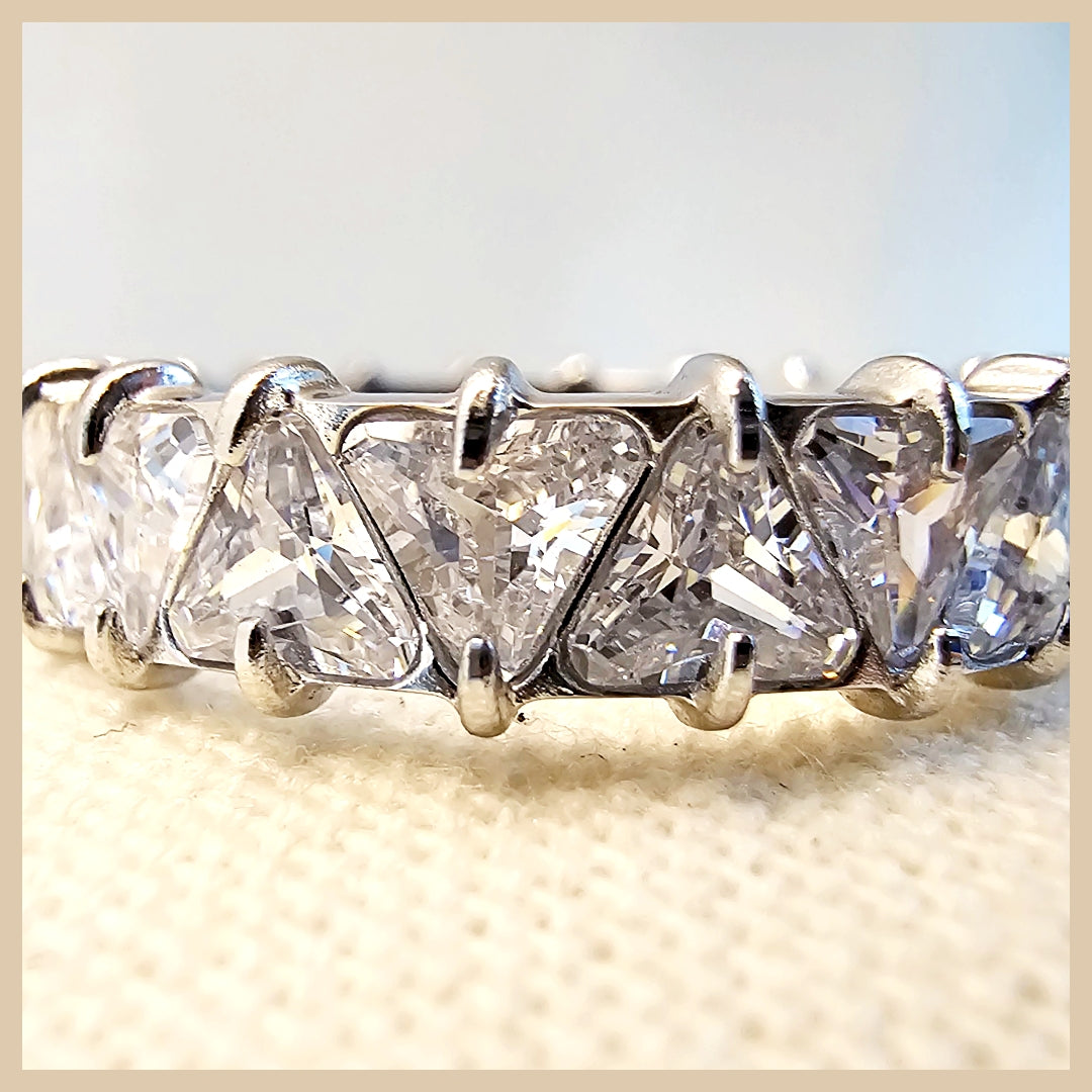 Idra Tri Zircon Ring