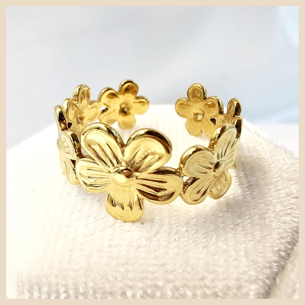 Eira Flower Ring