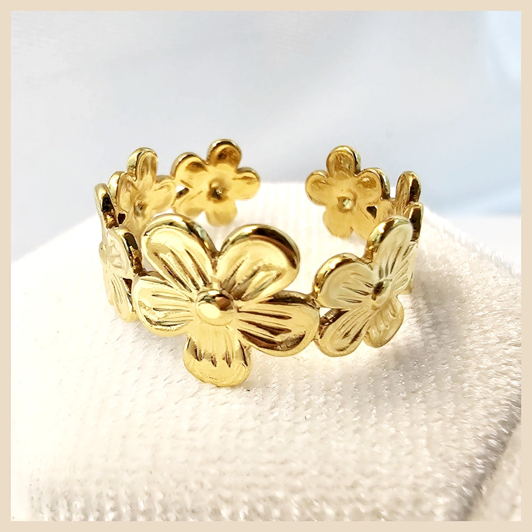 Eira Flower Ring