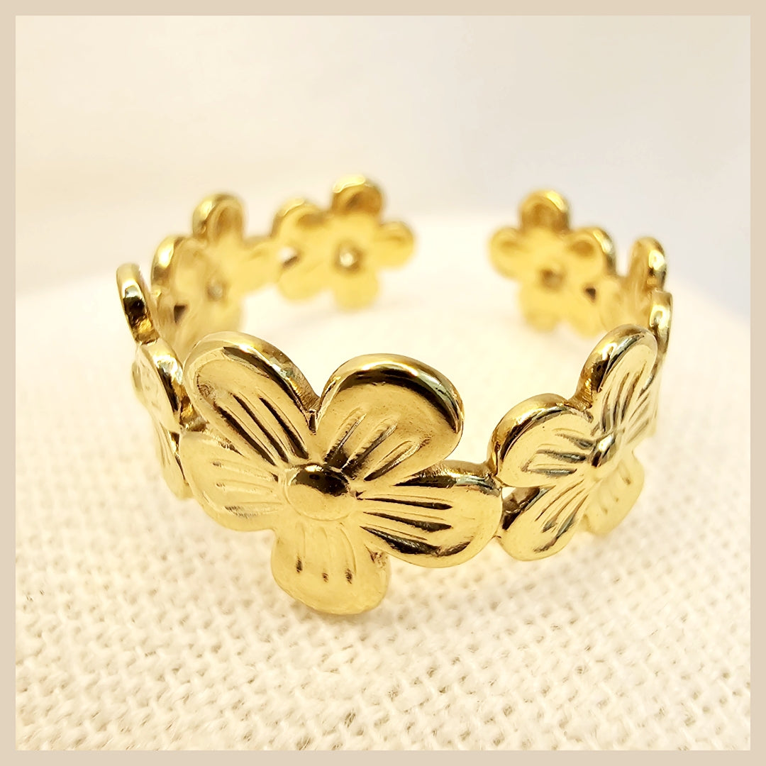 Eira Flower Ring