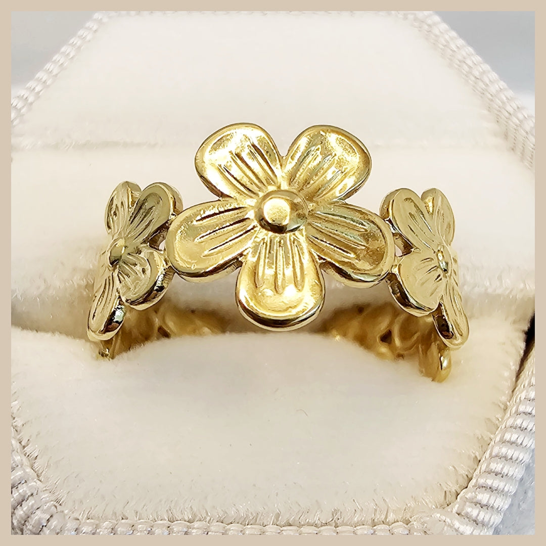 Eira Flower Ring