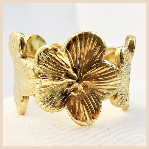 Azra Petal Ring