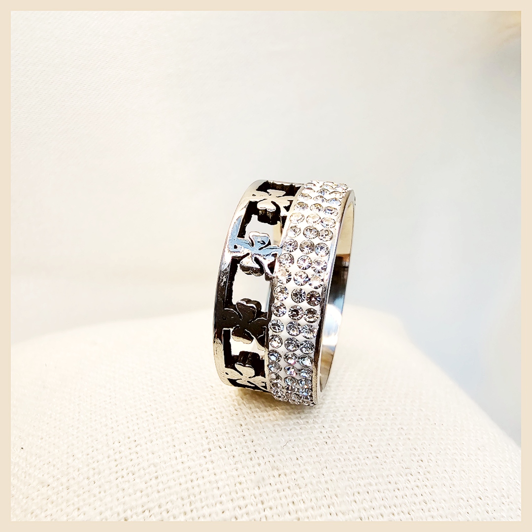 Ceci Clover Ring