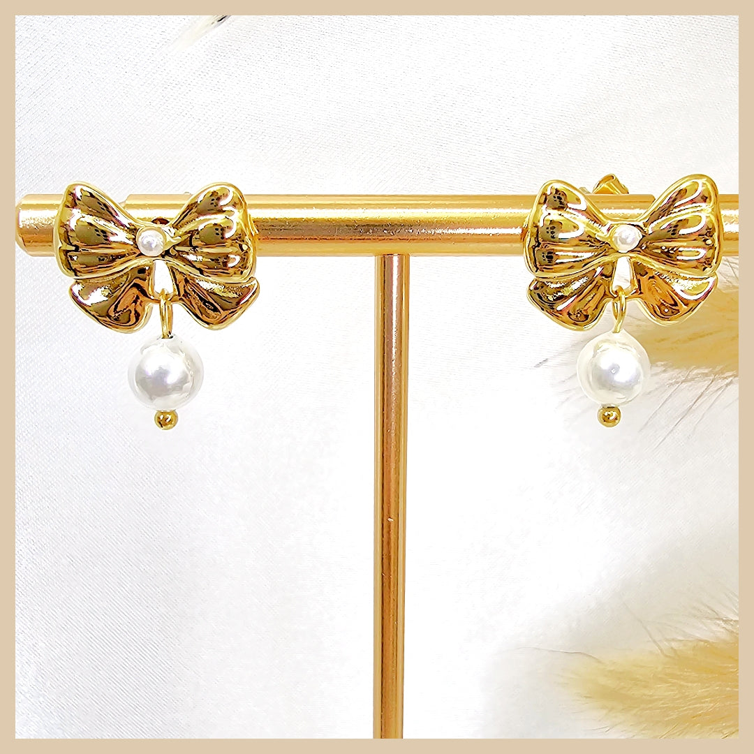 Irsa Bow Pearl Earings