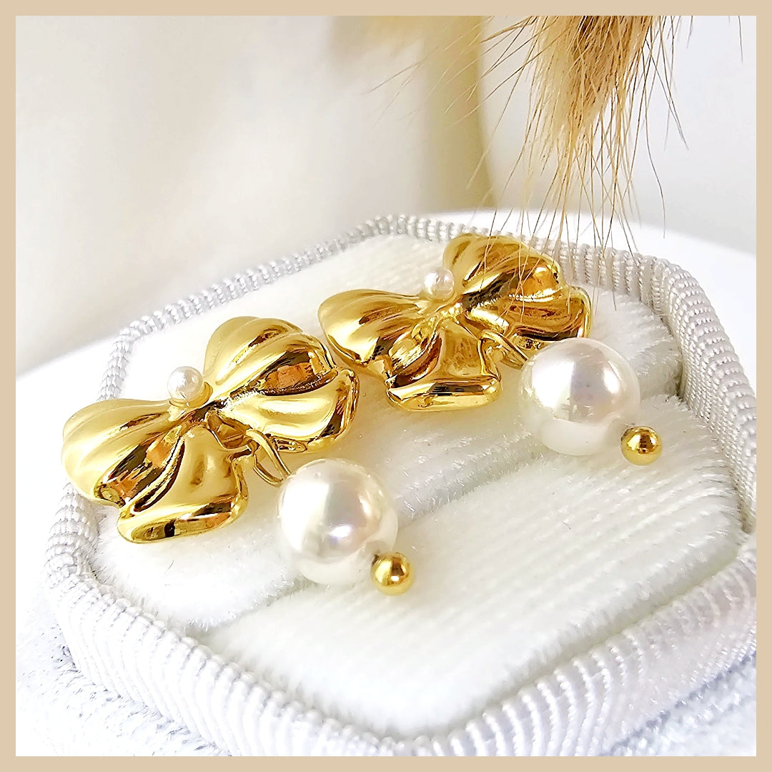Irsa Bow Pearl Earings