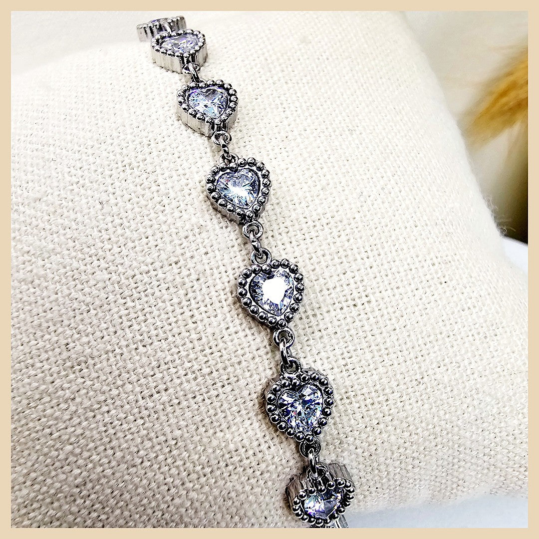 Frey Hearts X Zirconia Bracelet