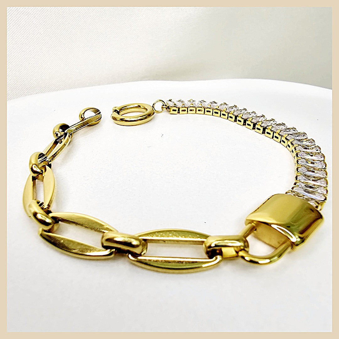 Fira Oval Zircon Bracelet