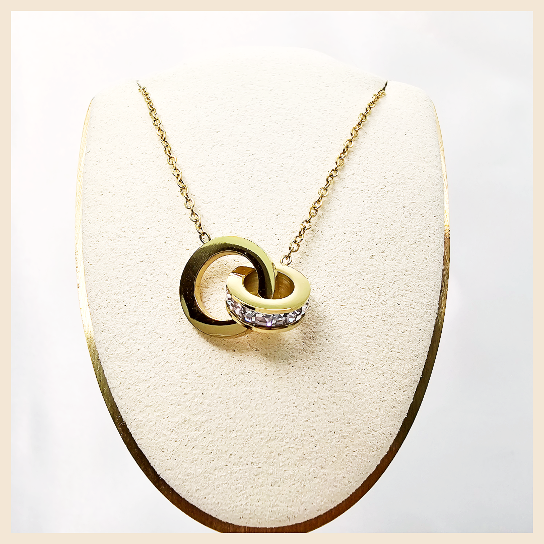 Amis Circle Necklace