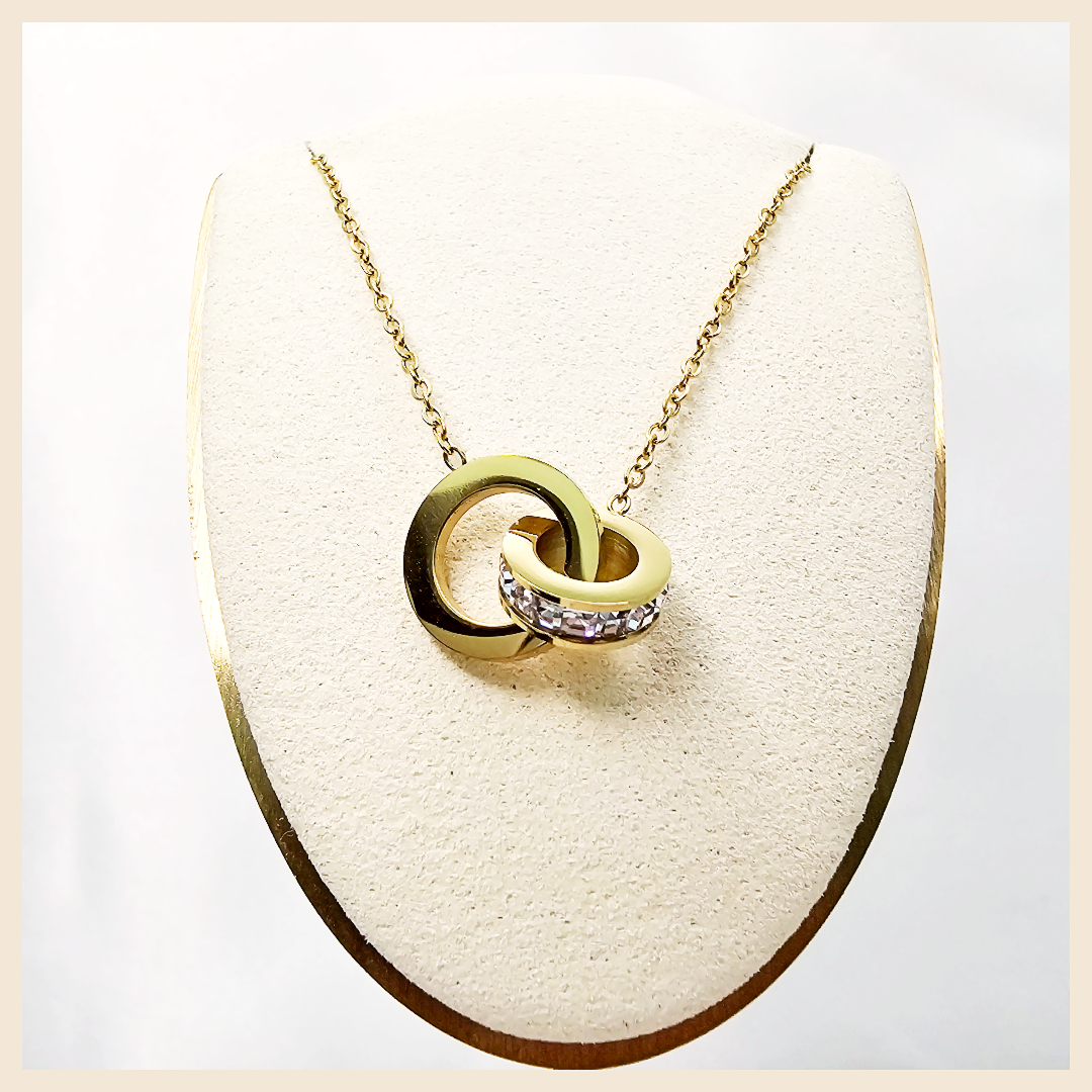 Amis Circle Necklace