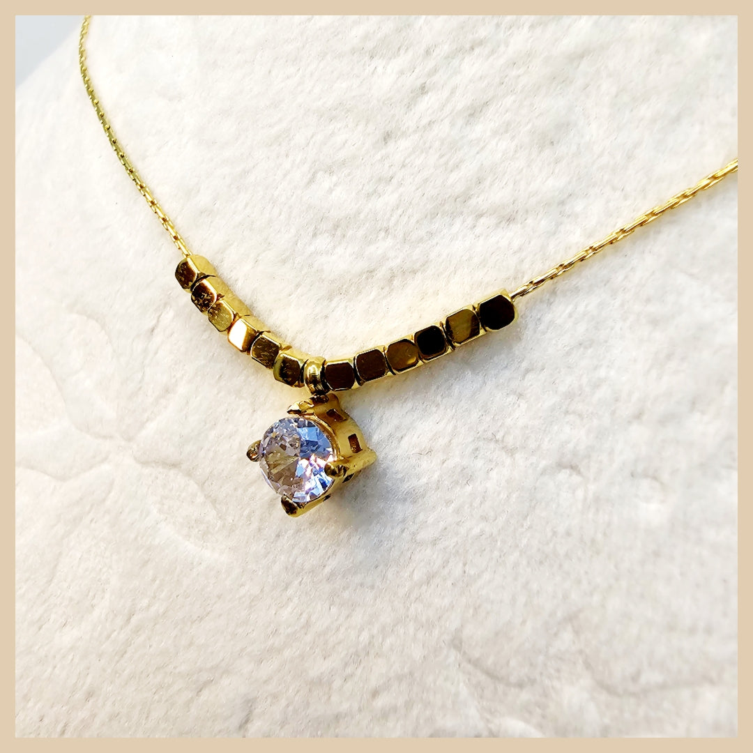 Guri Zircon Shine Necklace