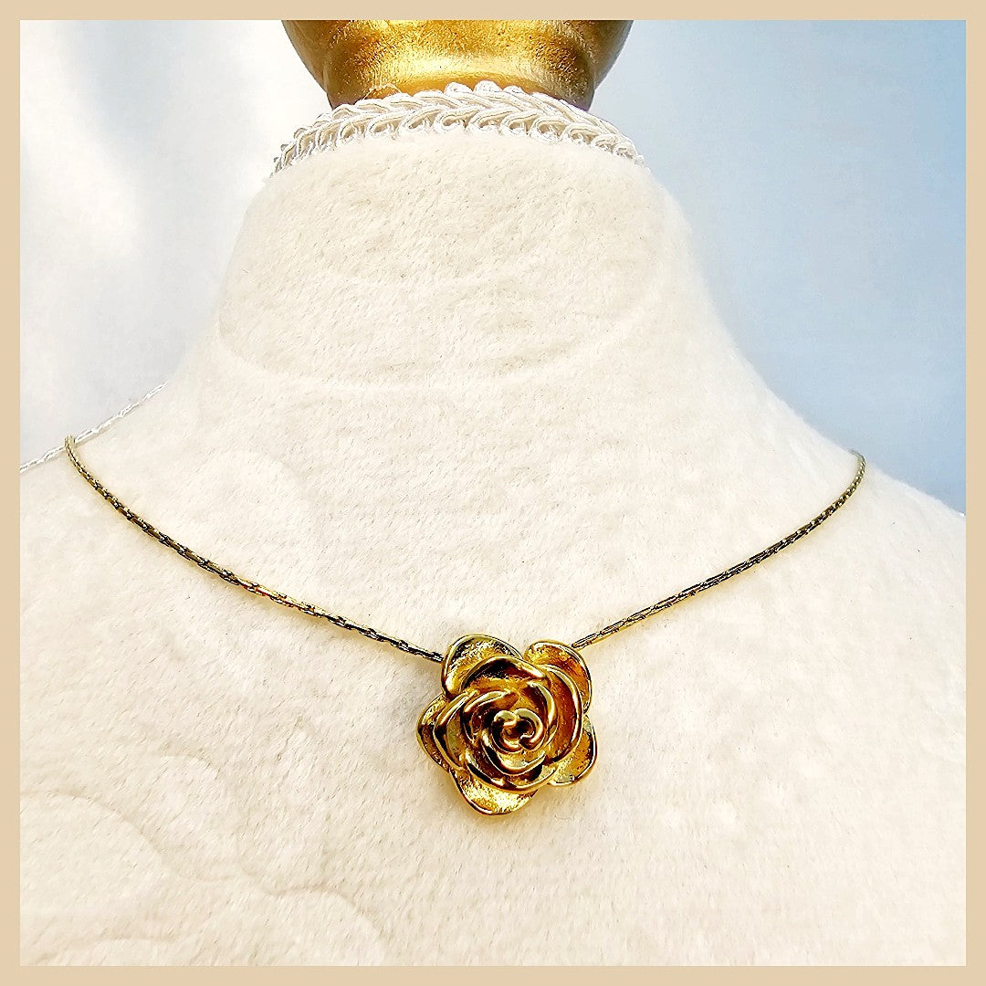 Gona Rose Necklace