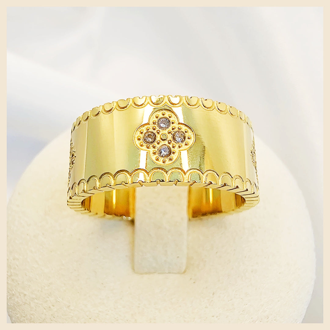 Laya Embossed Zircon Ring